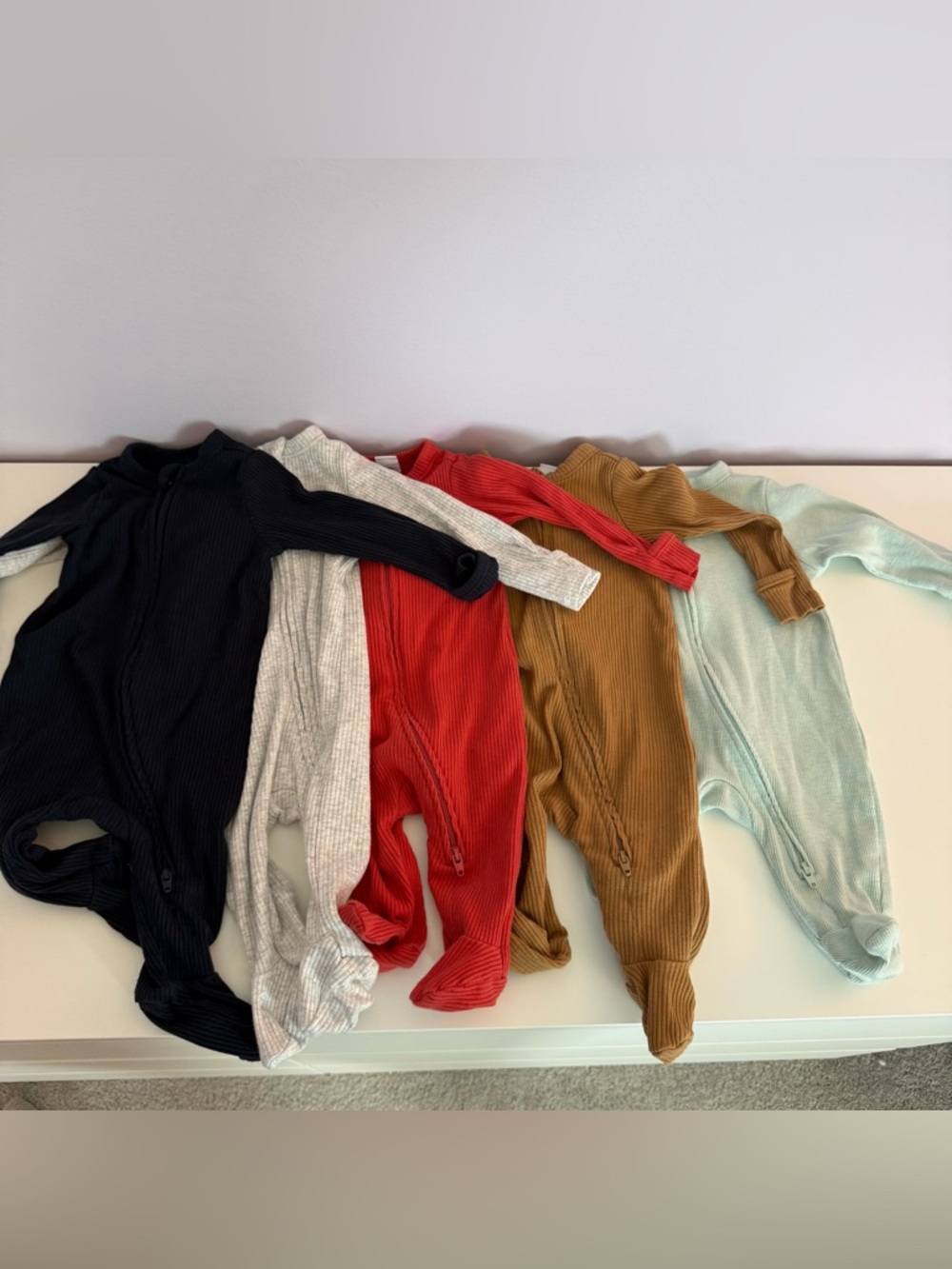 5 Gender Neutral Old Navy Sleepers 0-3M